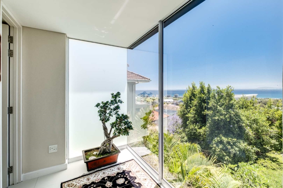 3 Bedroom Property for Sale in Green Point Western Cape